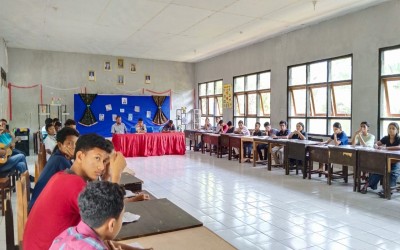 Komunitas Pecinta Sastra Sanpio dan SMAN 6 Kota Komba Gelar Kegiatan Bedah Cerpen
